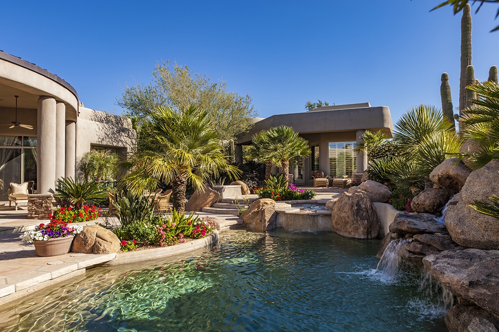 Phoenix Home and Garden April 2014 Trademark Landscape, Inc.